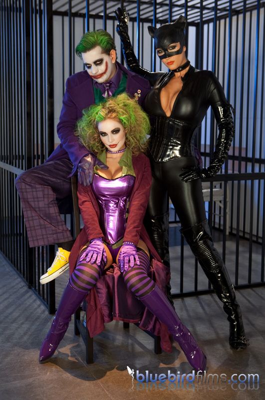 Catwoman Porn Circle Jerk - A Picture From The Katwoman Movie Starring The Joker Jokette And Catwoman  In Latex 1 - XXXPicss.com