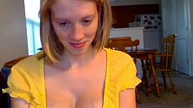 American Pregnant Blonde Showing Perfect Body To Strangers On Cams