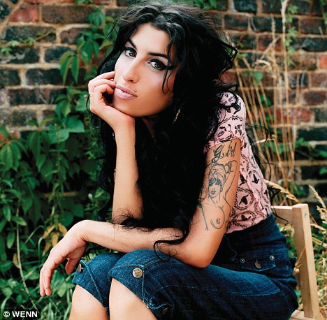 Amy Winehouse Dead Singer Replaced Drugs With White Wine In Final