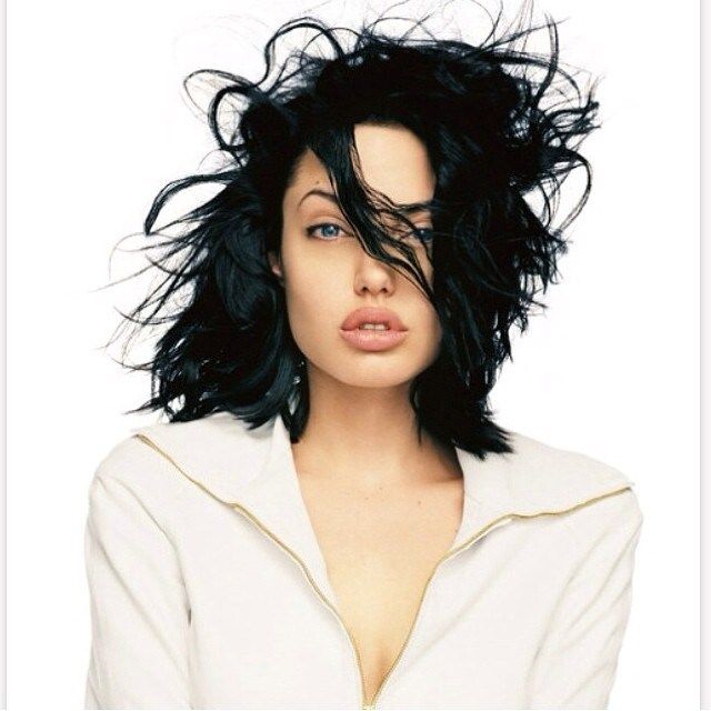 Angelina Jolie Short Hair That Looks Like Kylie Jenner Kylie Jenner Models Her Look After