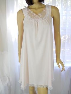 Baby Pink Vintage Nylon Ruffled Lace Short Nightgown