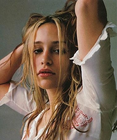 Best Piper Images On Pinterest Piper Perabo Famous People
