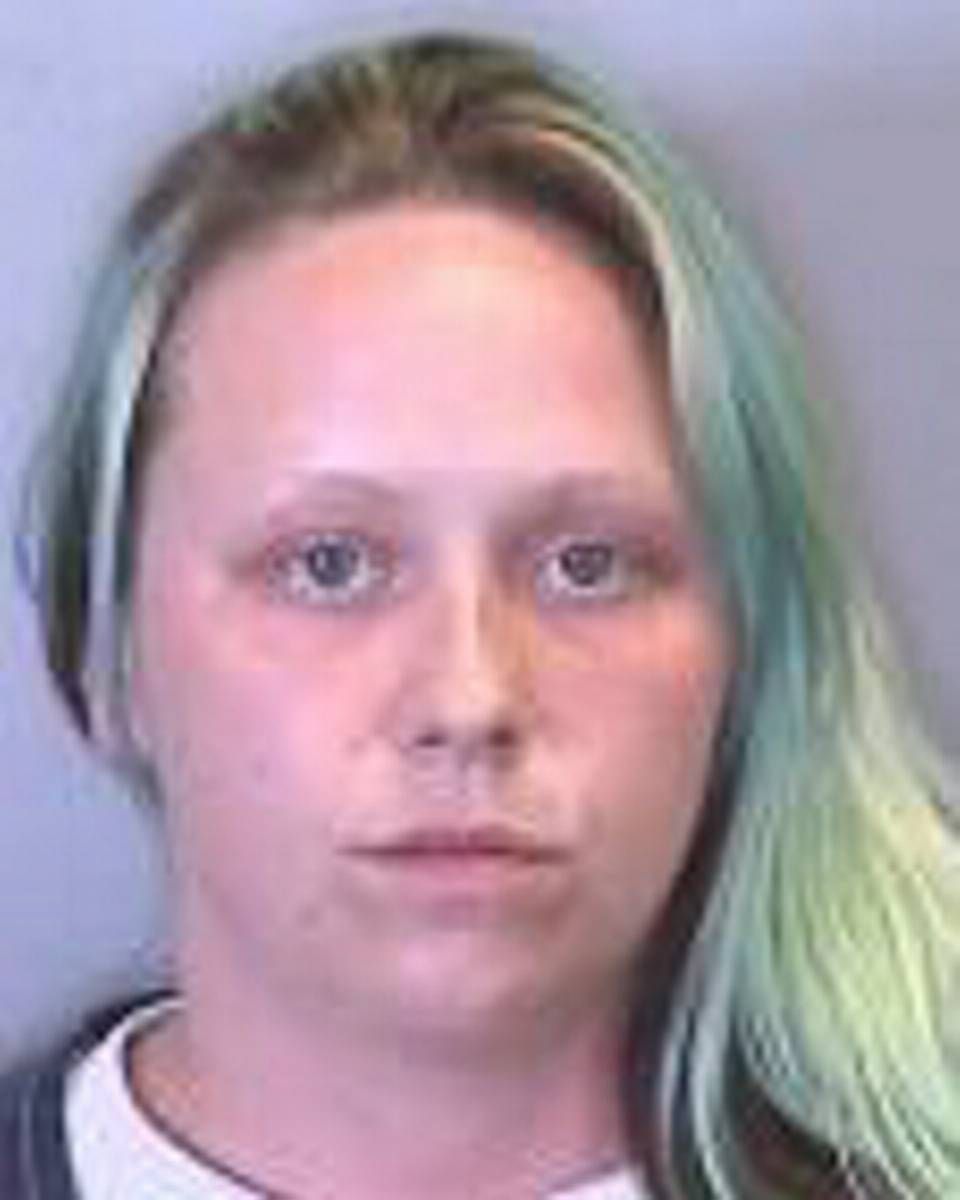Bradenton Woman Caught Shoplifting At Walmart Admits To Cops That Shes Got A Baggie