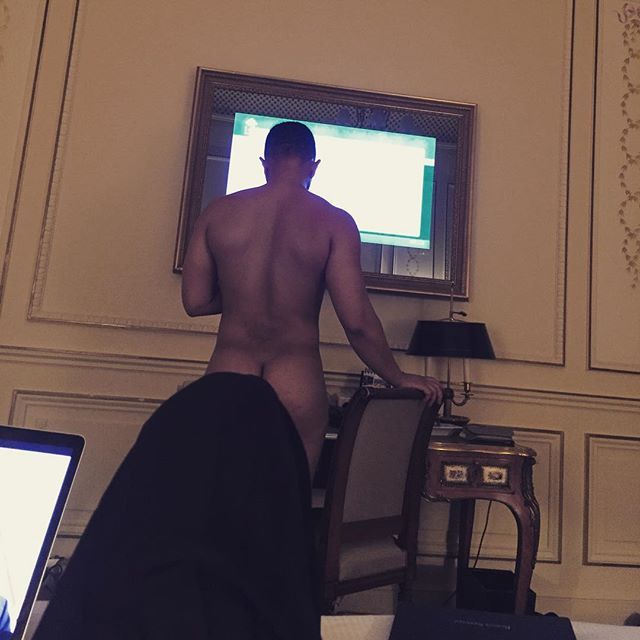 Chrissy Teigen Posts Naked Picture Of John Legend Because She Can