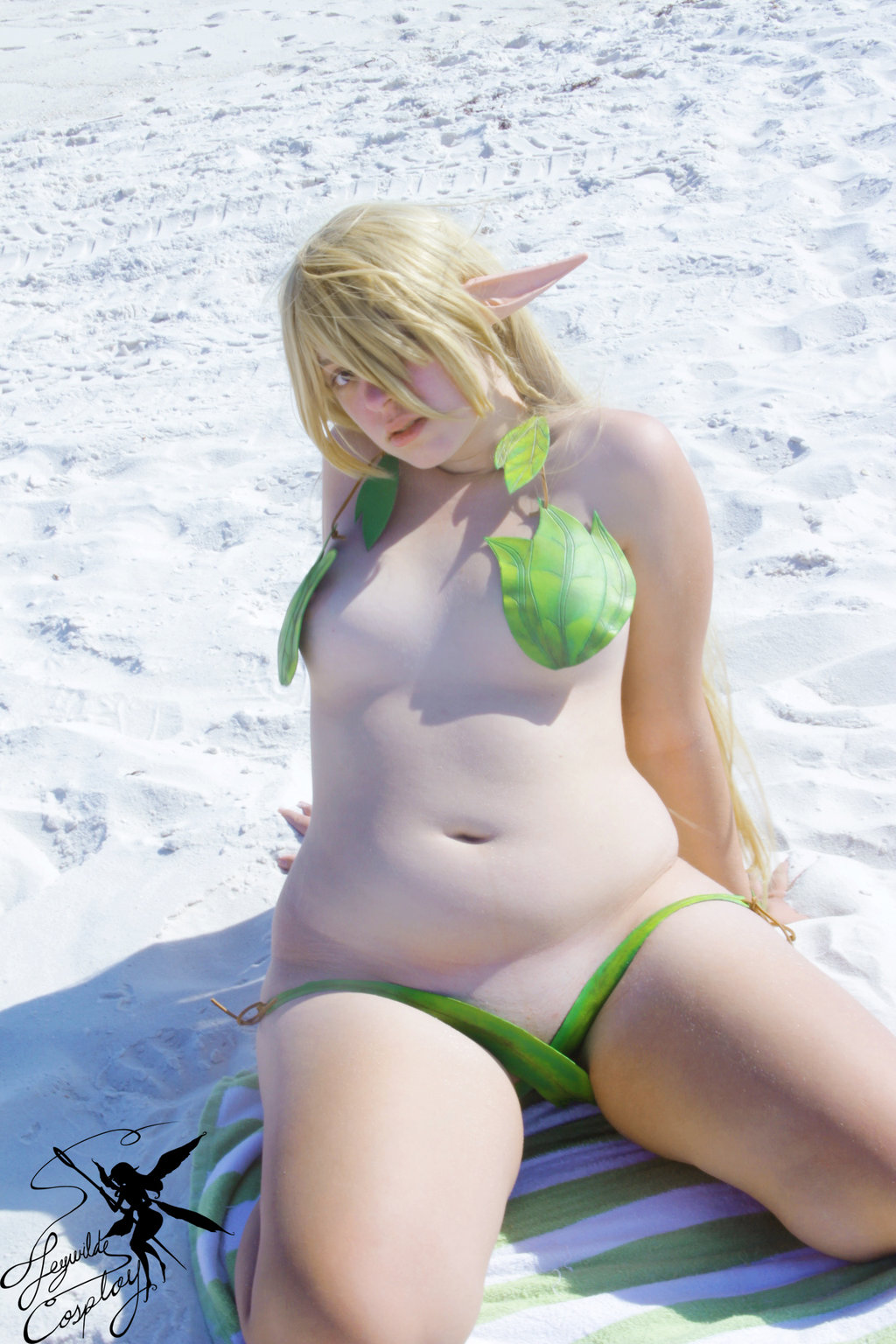 Chubby Girl Cosplay Chubby Blonde Cosplay Wearing Leaf Bikini