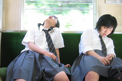 Colegialas Japonesas Una Joven Estudiante Me Hace Una Mamada En El Tren Asian Blowjob