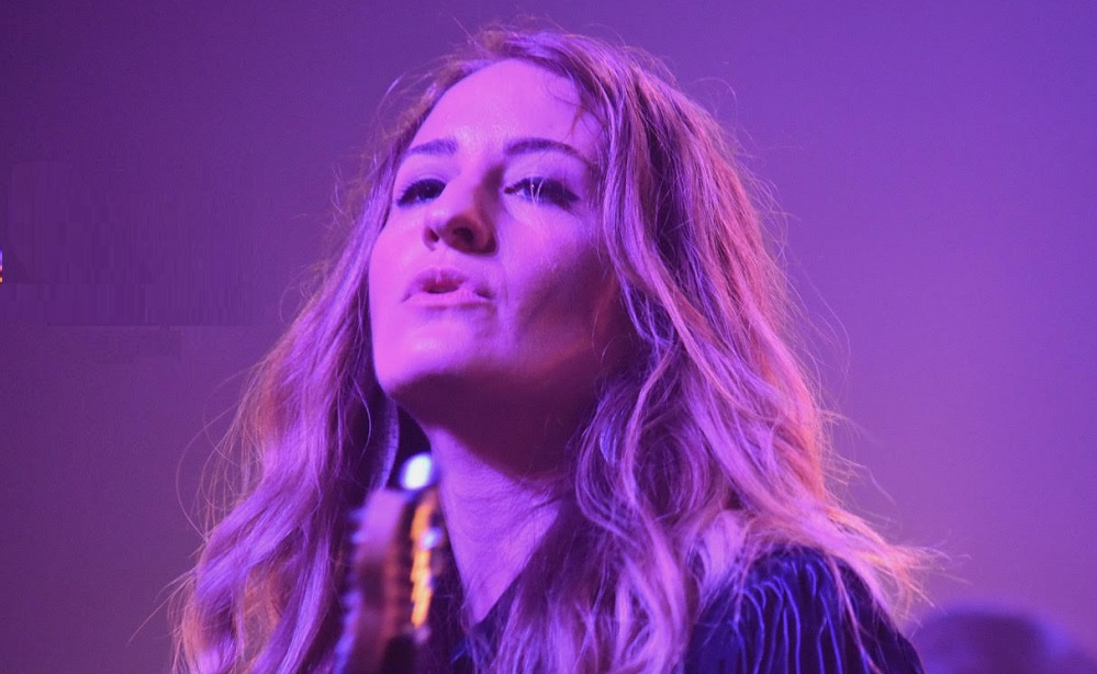 Concert Review Hollywood Goes Honky Tonk As Margo Price Channels Merle Willie