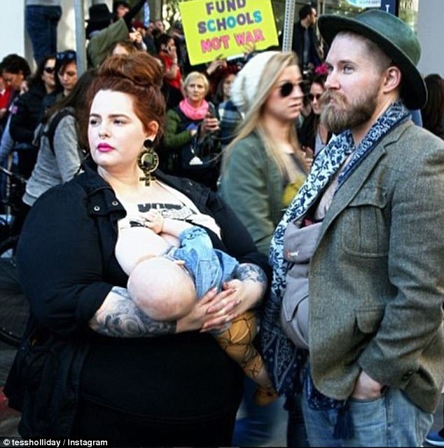 Dedicated Mom At Last Years Womens March Tess Was Pictured Breastfeeding Her Youngest Son