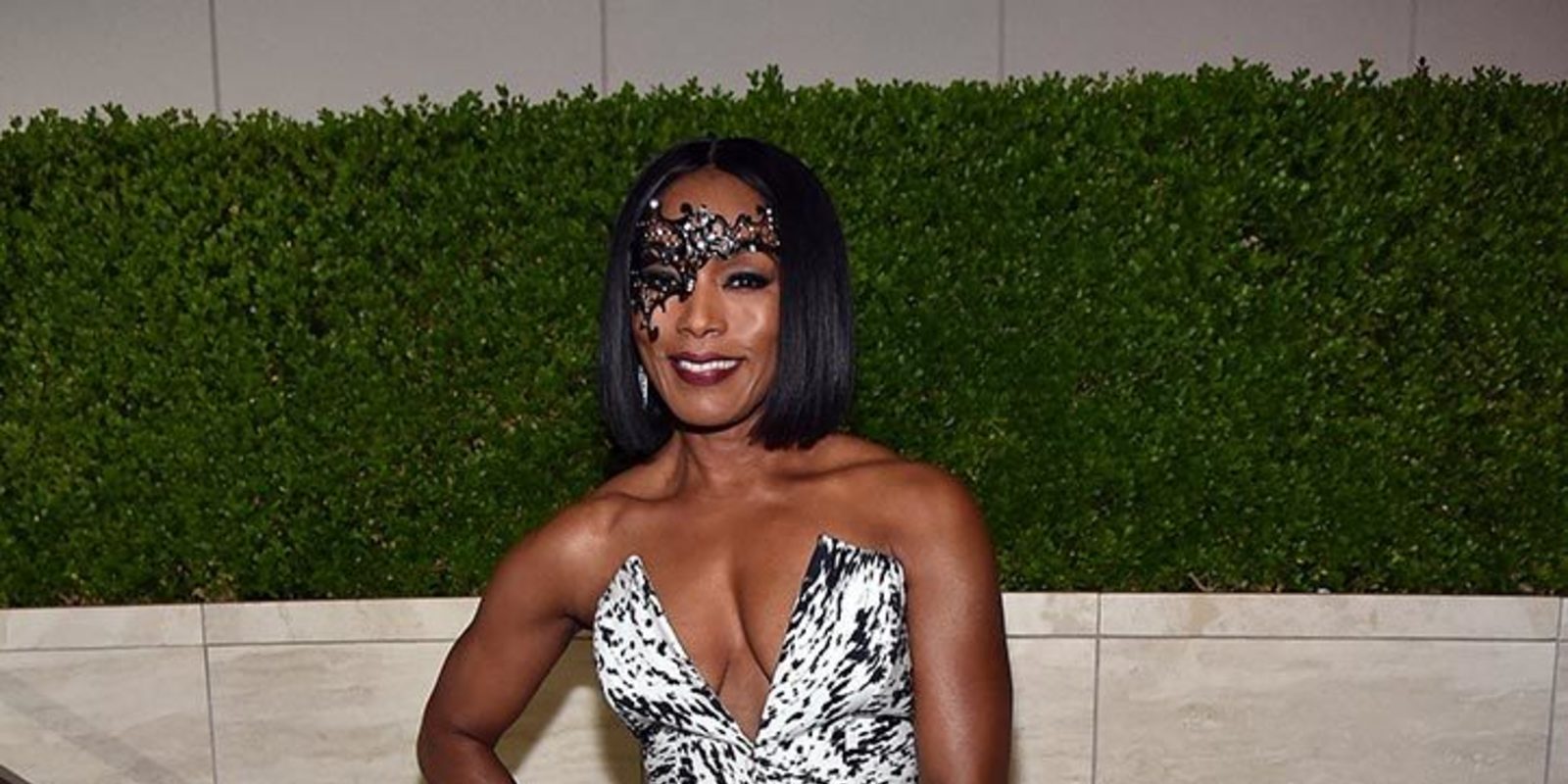 E Assets Elleuk Com Gallery Angela Bassett Amfar Gala Getty Jpg 1