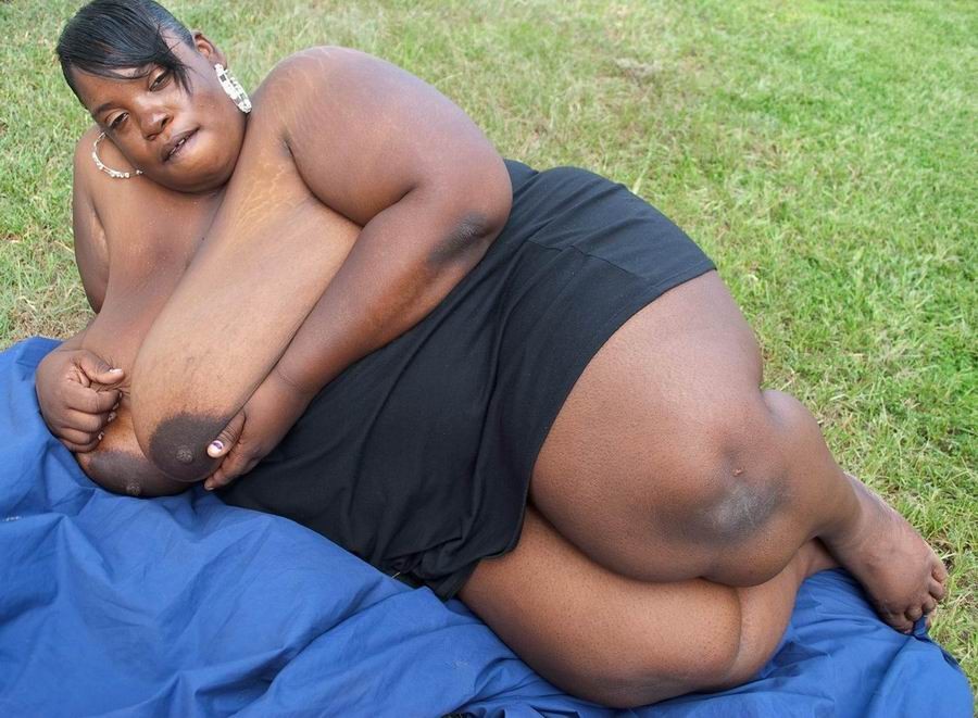 Ebony Booty Fat Ebony Showing Her Very Huge Boobs Porn Pic Xxx