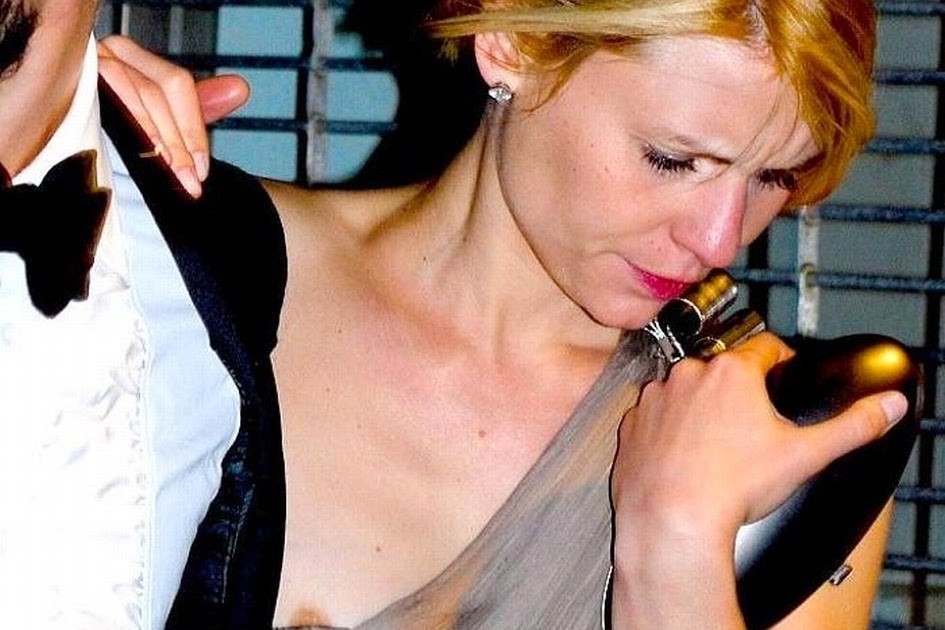 Flat Chested Good Girl Claire Danes Nipple Slip Again Claire Danes Nipple Slip