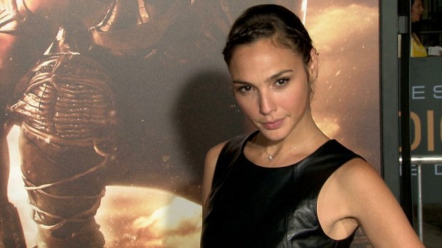 Gal Gadot Talks Serving In The Israeli Army Daily Mail Online