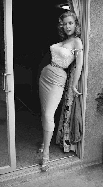 Glamour Girl And Pin Up Betty Brosmer Who Had The Amazing Hourglass Figure
