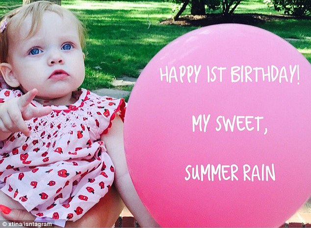 Her Little Girl Christina Aguilera Shared This Sweet Photo Of Her Daughter Summer Rain