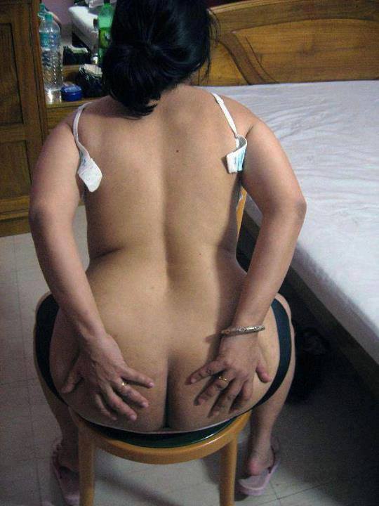 Hot Indian Society Bhabhi Aunty Nude Sex Pussy Photos 7
