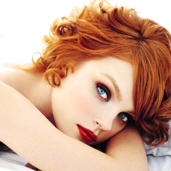 I Definitely Want Dramatic Romantic Makeup Like This But It Has To Blend Well With Red Hair And Fair Complexion