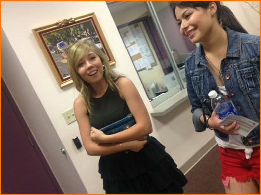 Jennette Mccurdy And Miranda Cosgrove Have A Sleepover On November