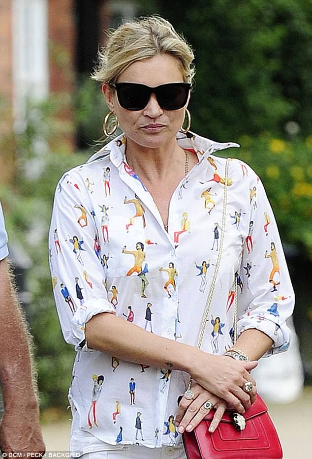 Kate Moss Enjoys Lunch With Her Dad And Brother In London Daily