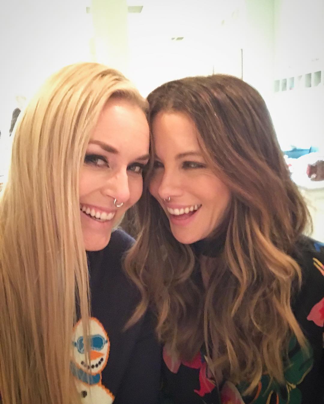 Lindsey Vonn Kate Beckinsale Fake Nose Ring Selfie Celeblr