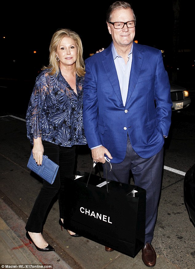Lucky Paris The Stars Parents Rick And Kathy Hilton Arrived With A Large Chanel Bag