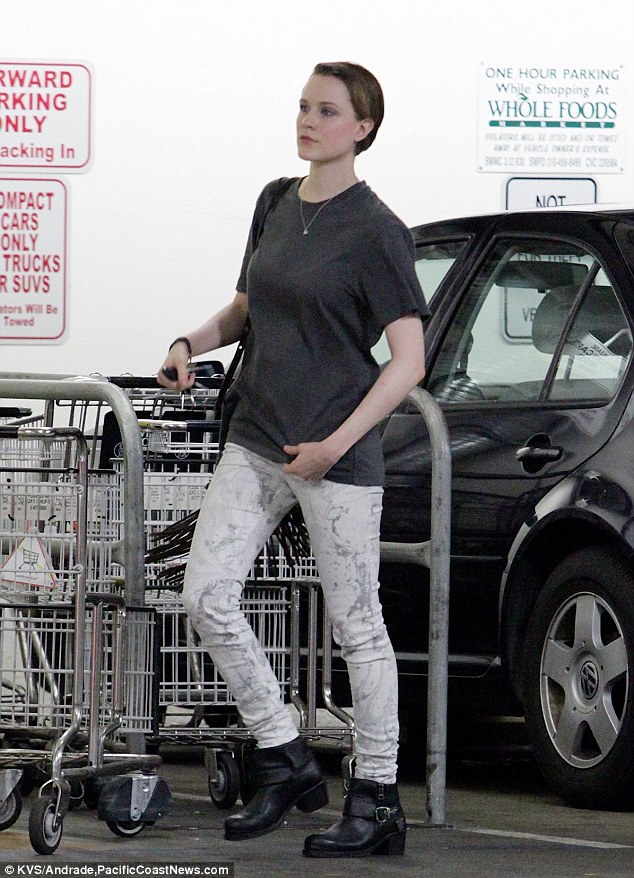 New Mama Glow A Slender Evan Rachel Wood Pictured For The First Time Since Giving