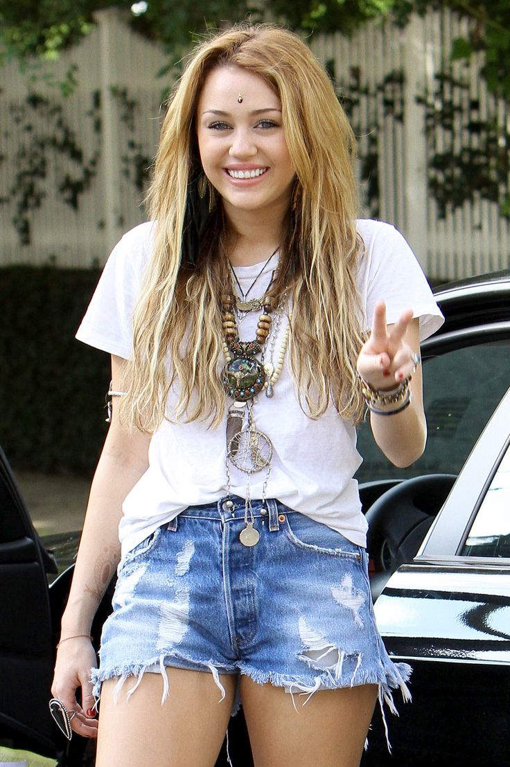 Org Celebrity Pictures Streetstyle Mileycyrus Fashion