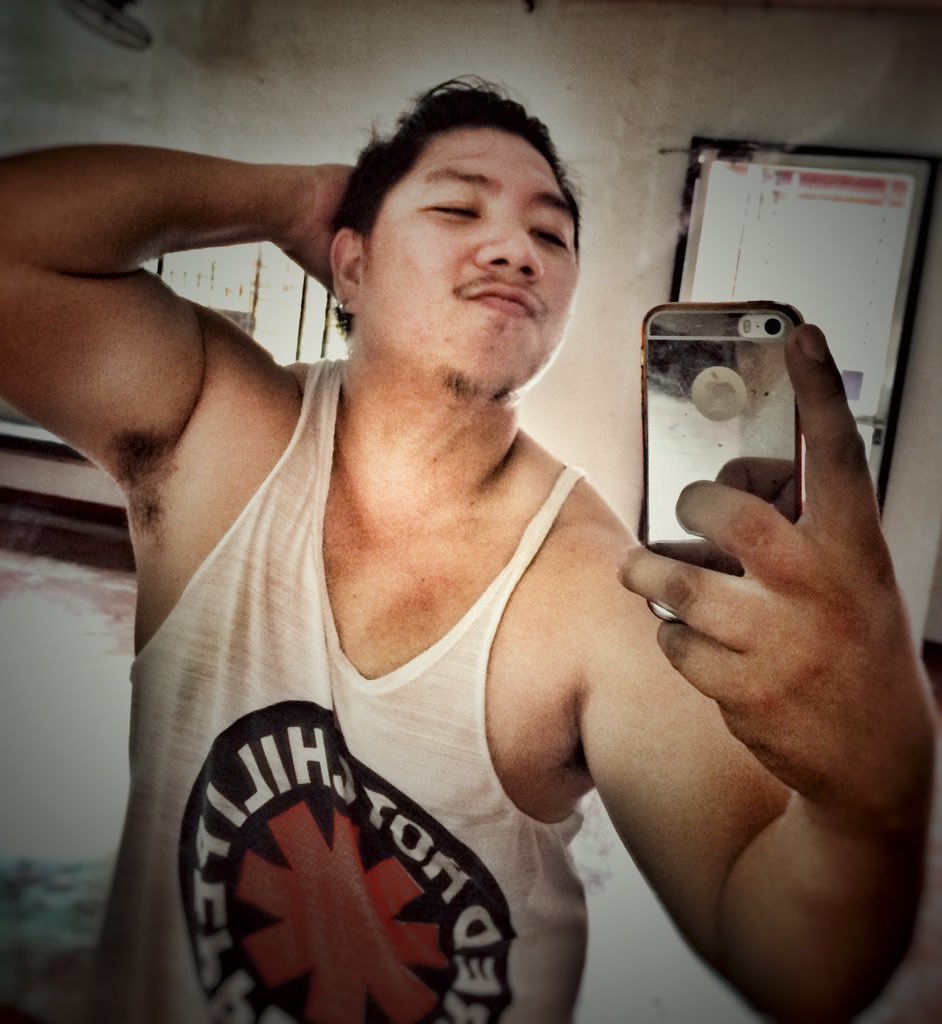 Pinoy Mirro Selfiie Chubby Boy At The Gym