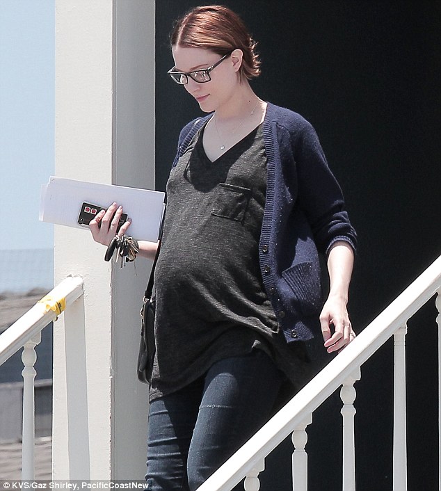 Pretty Pregnant Actress Evan Rachel Wood Is About As Pregnant As Someone Can Get
