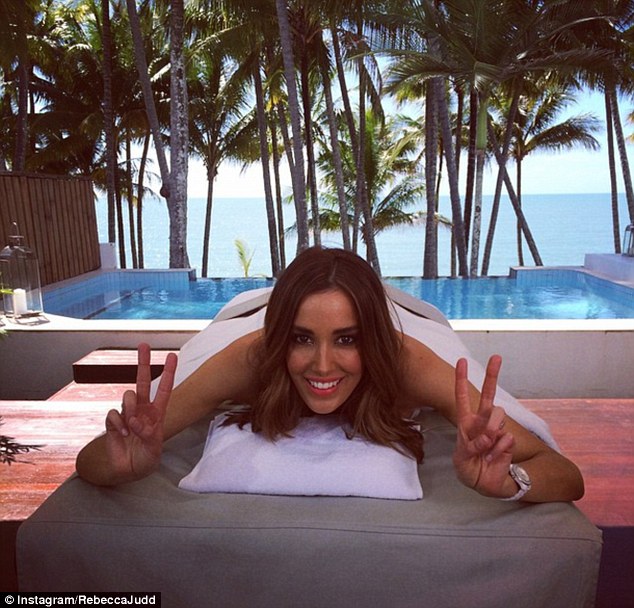 Rebecca Judd Receives A Luxurious Massage And Soaks Up Some Sun