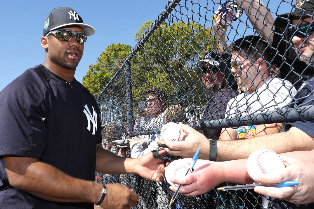 Russell Wilson Delivers Parting Gift To Yankees Players New York