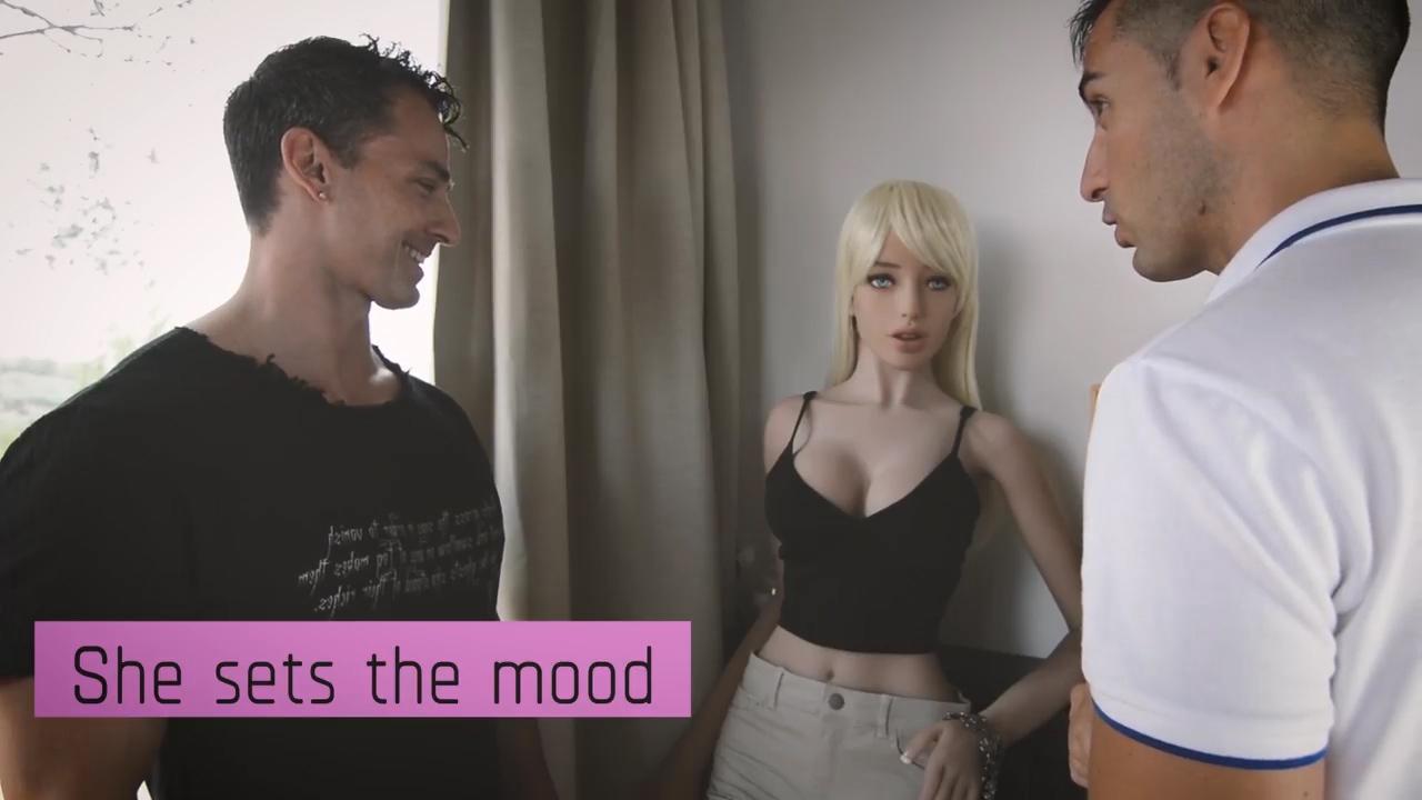Sex Robot Called Samantha Who Has Brain And Can Tell Jokes Goes 4