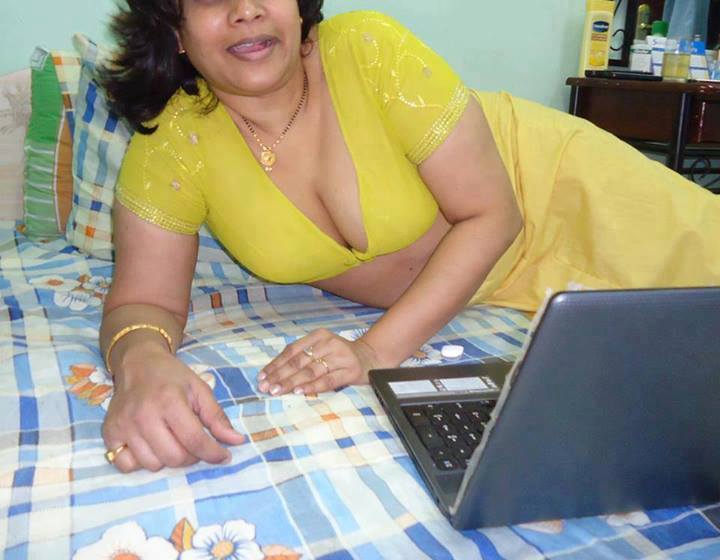 Sexy Fat Indian Aunties In Saree Milf Pics Gallery 4