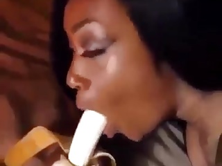 Sexy Woman Demonstrates Anal Pleasure Porn Tube Video