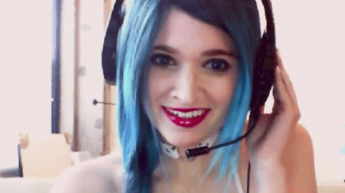 She Is Beautiful And She Is Rocking Those Headphones In This Great Porn Headphone Video