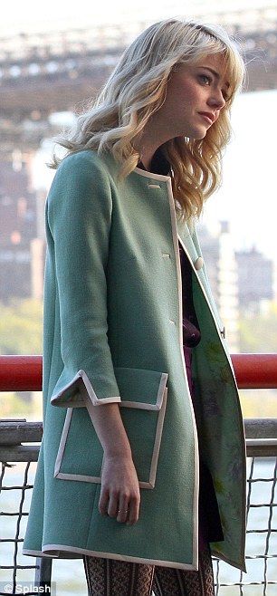 Shes So Chic Emma Stone Shows Gwen Stacys Mature Side As She Films The Amazing Spider Man In Style Coat