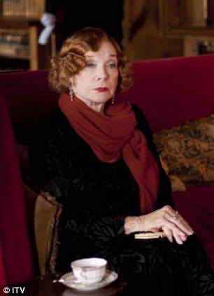 Shirley Maclaine As Martha Levinson In Itv Series Downton Abbey Set