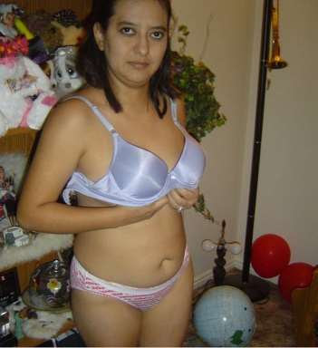Skjl Bhojpuri Aunty Porn Images Nude Photos Gallery