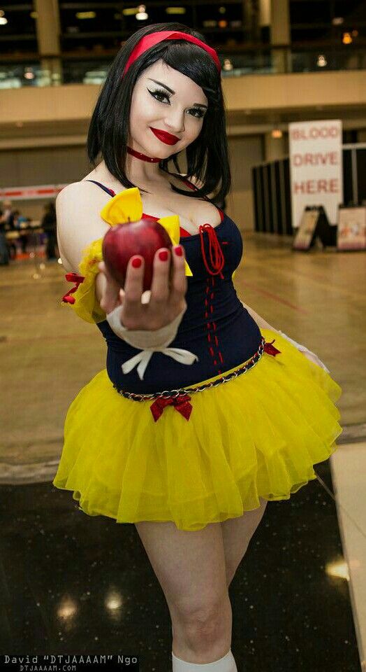 Snow White Cosplay Comic Books Hunting Video Games Videogames Video Game Comics Deer Hunting Comic Book