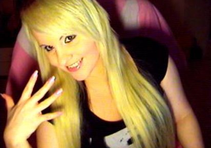 Stunning Blonde Camgirl Sweetsimone With Big Passionate Eyes And Full Magic Lips Poses On Webcam