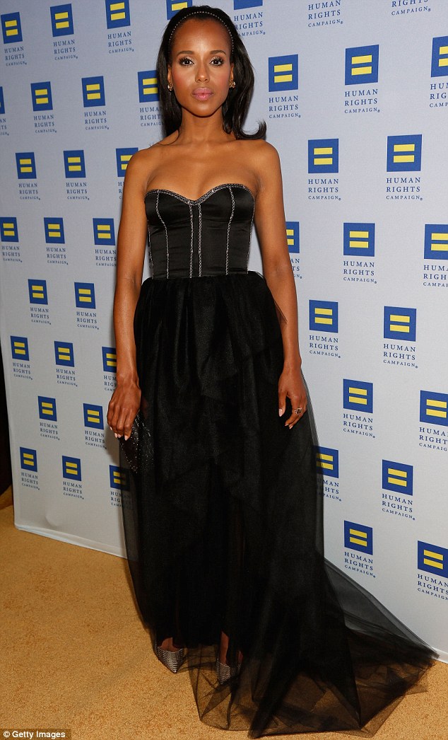Stunning Kerry Washington Turned Up The Heat In This Low Cut Strapless Gown With