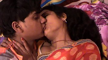 Telugu Aunty Romance Boobs Press Hot
