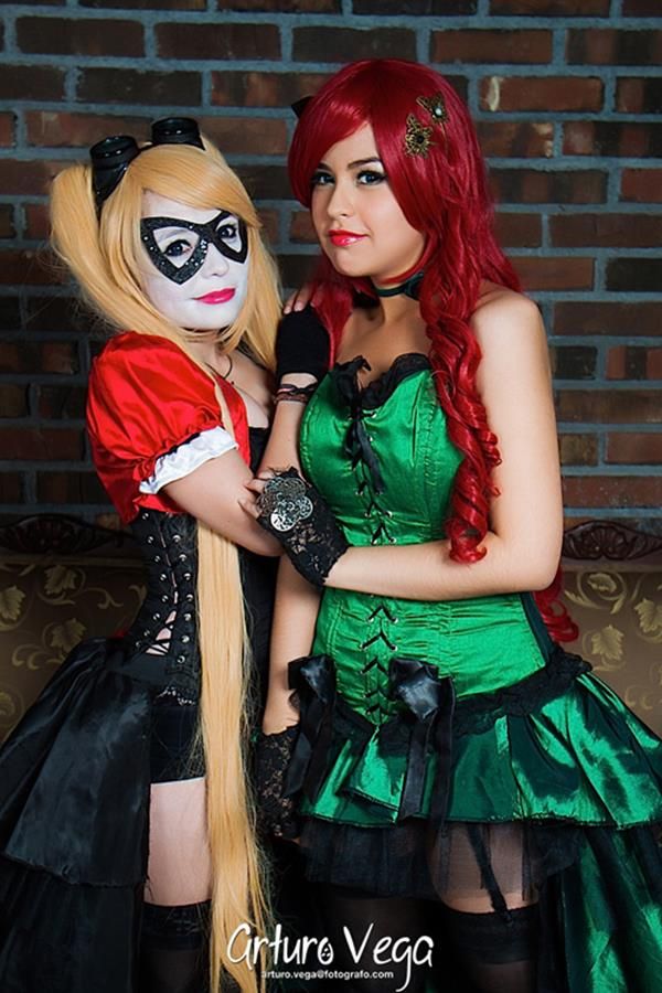 Victorian Harley Quinn And Poison Ivy Cosplay The Battle