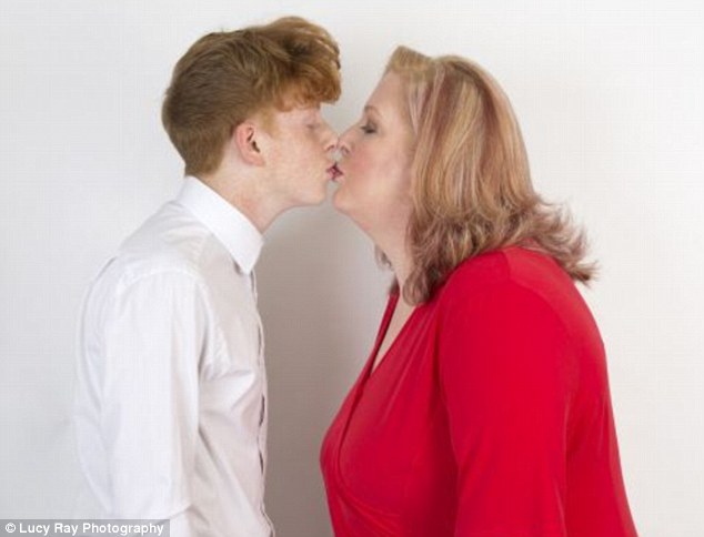 When Should Parents Stop Kissing Their Child On The Lips Daily 2