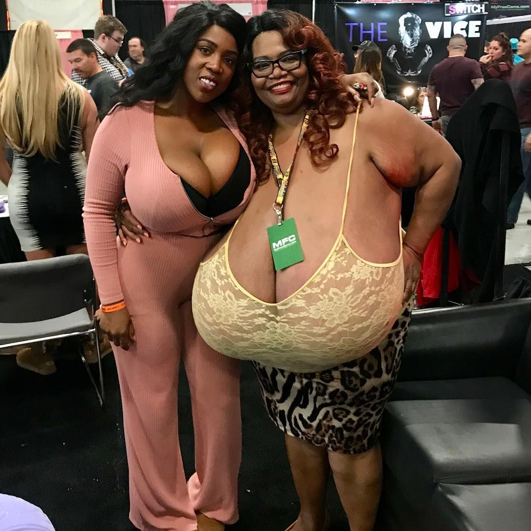 Woman With The Worlds Largest Natural Breasts Attends Event In Only Bra